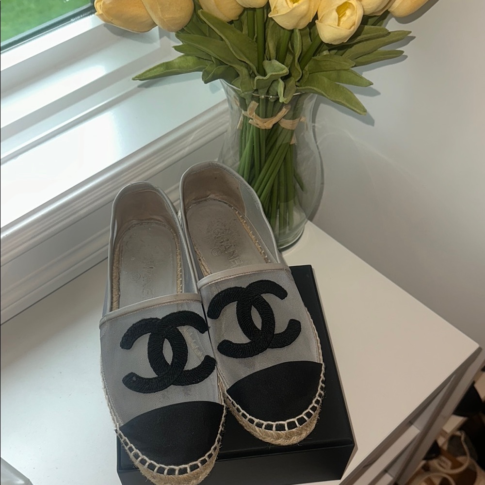 **USED** CHANEL Gray and Black Espadrille Flats with Iconic CC Logo